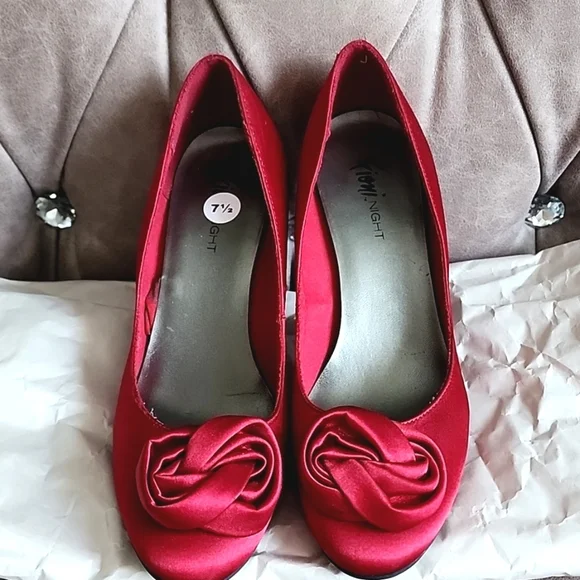FIONI NIGHT, Satin Rosette Stilleto Pumps, Size 7.5😍 - Picture 3 of 7